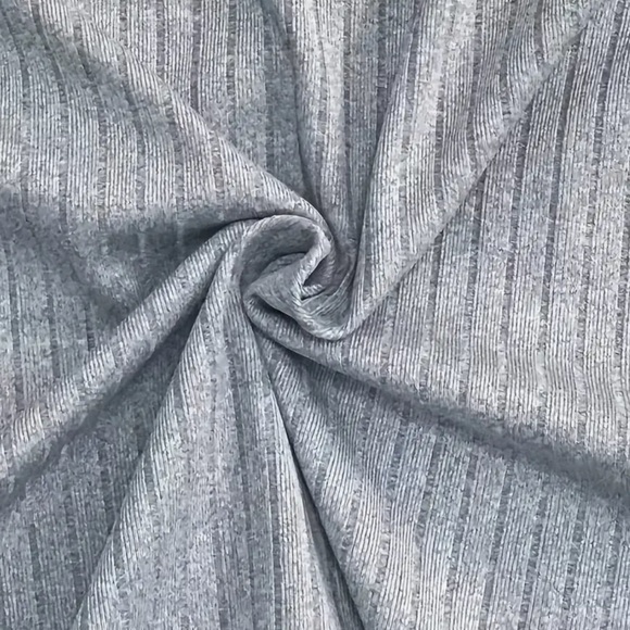 New Bodycon dress with pockets - Picture 2 of 7